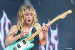 2024-06-27-LambriniGirls-Greenpeace-GlastonburyFestival-JulienM-06