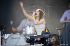 2024-06-28-PJHarvey-PyramidStage-GlastonburyFestival-JulienM-11