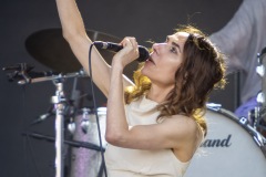 2024-06-28-PJHarvey-PyramidStage-GlastonburyFestival-JulienM-12